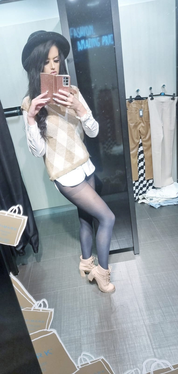 Index – Lizzy Long Legs – Galéria