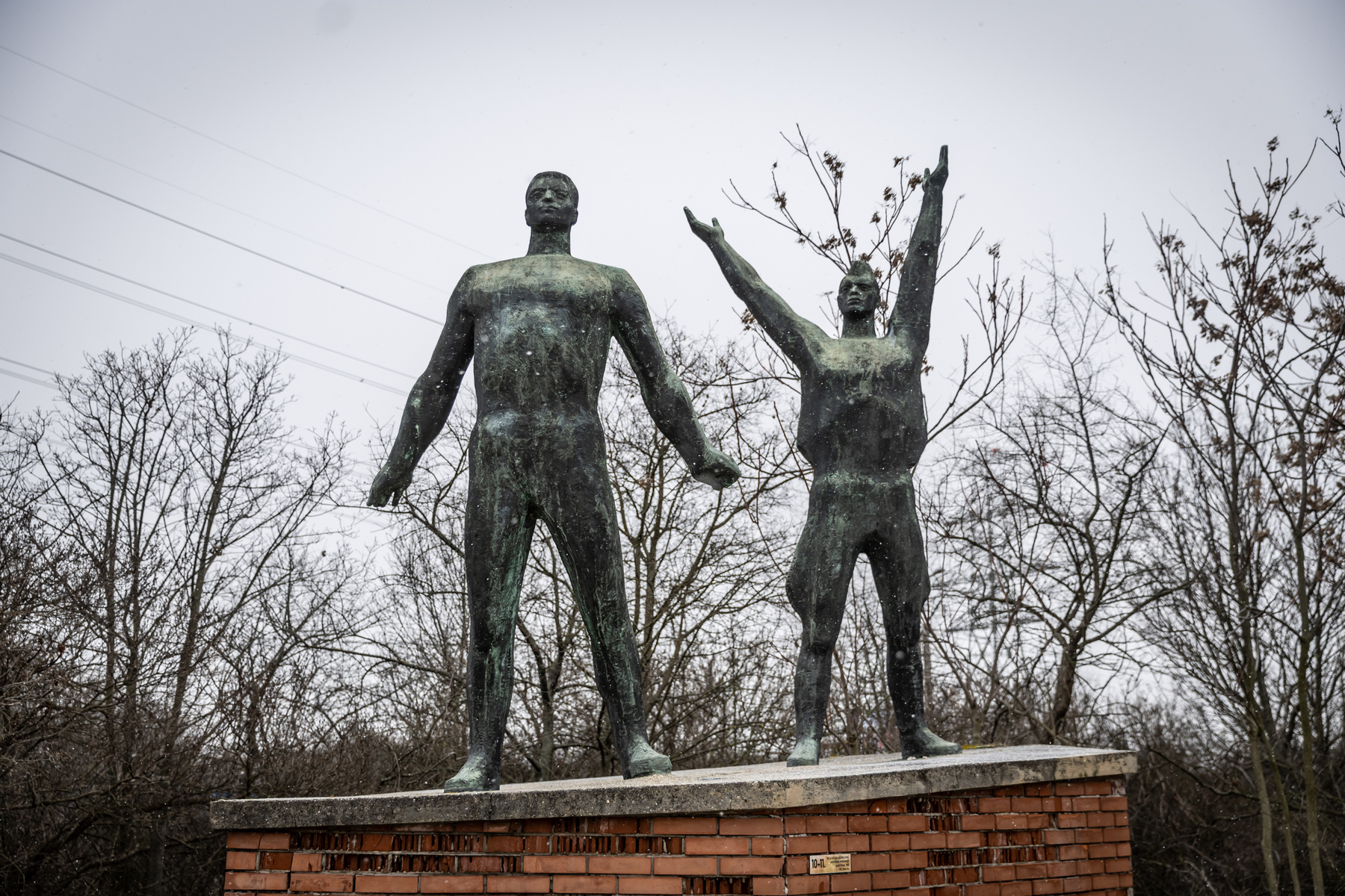 Buza Barna magyar-szovjet barátságot szimbolizáló emlékműve