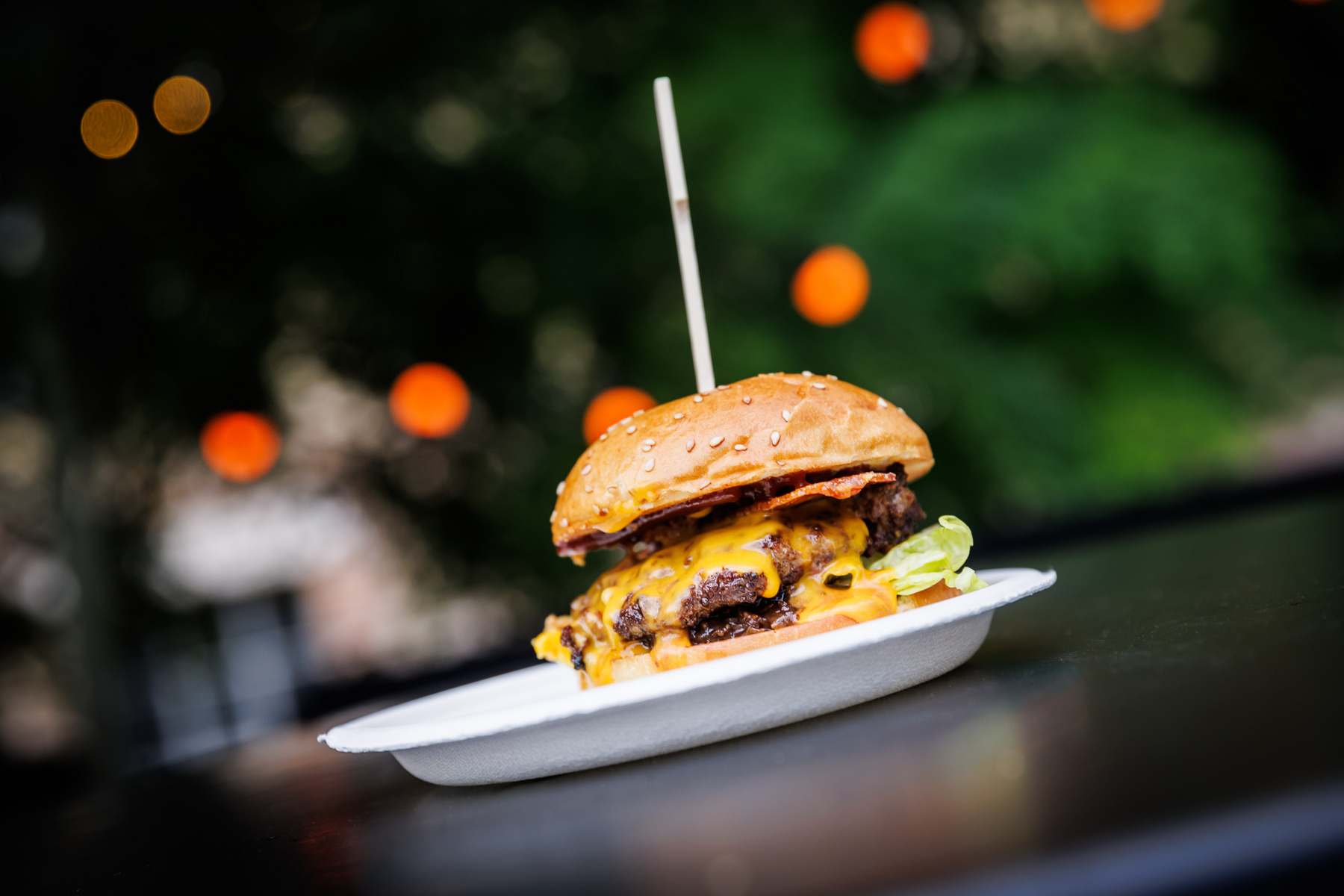 A Gourmet a nagy találkozások és beszélgetések helyszíne is: Nemesvölgyi Attila, a Babka és Bíró Lajos, a Buja Diszkó(k) tulajdonosa 