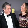 Hugh Grant és Anna Elisabet Eberstein 