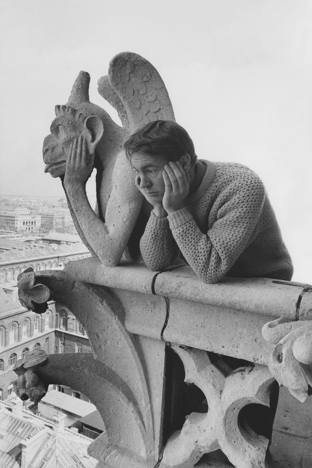 Verdier bíboros 58 diakónusnak adja át a papi rendet 1938-ban a Notre-Dame-székesegyházban