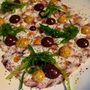 Polip carpaccio, oliva, wakame