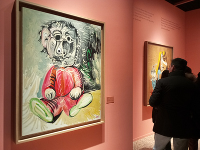 Femme couchée lisant