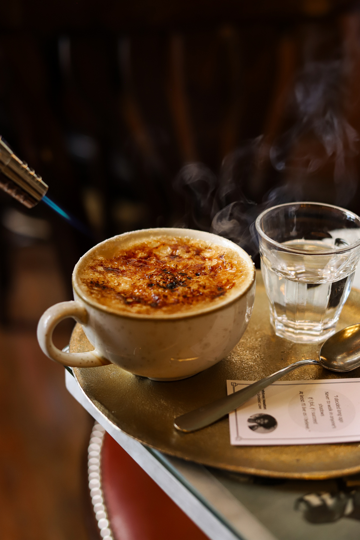 Kemencében sült cheddarsajt-szószos gnocchi baconnal