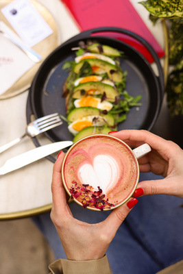 Kemencében sült cheddarsajt-szószos gnocchi baconnal