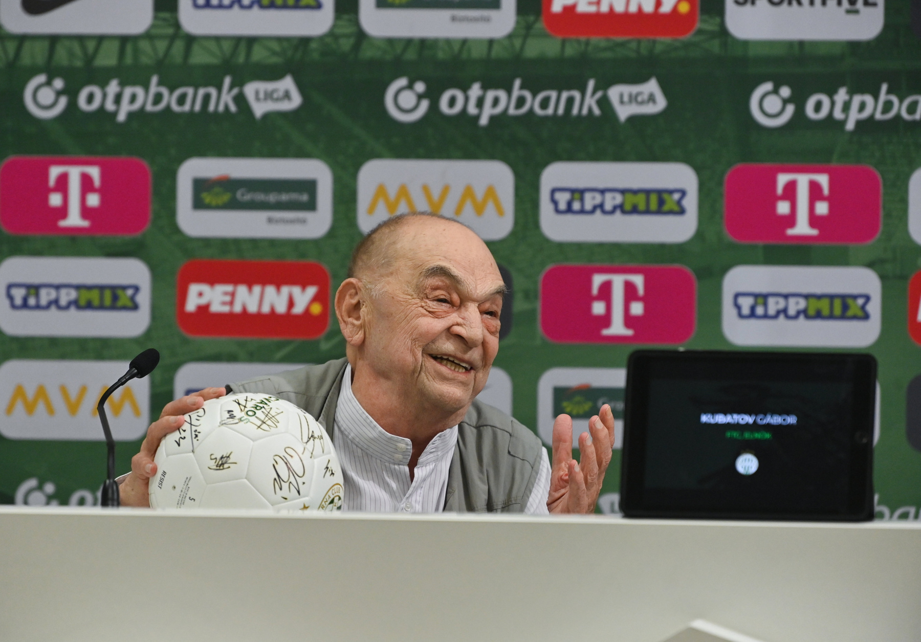 Tabi László Szomorú szerelmesek szanatóriuma című művéből készült tévéjáték forgatása. Bodrogi Gyula és Felföldi Anikó 1971-ban