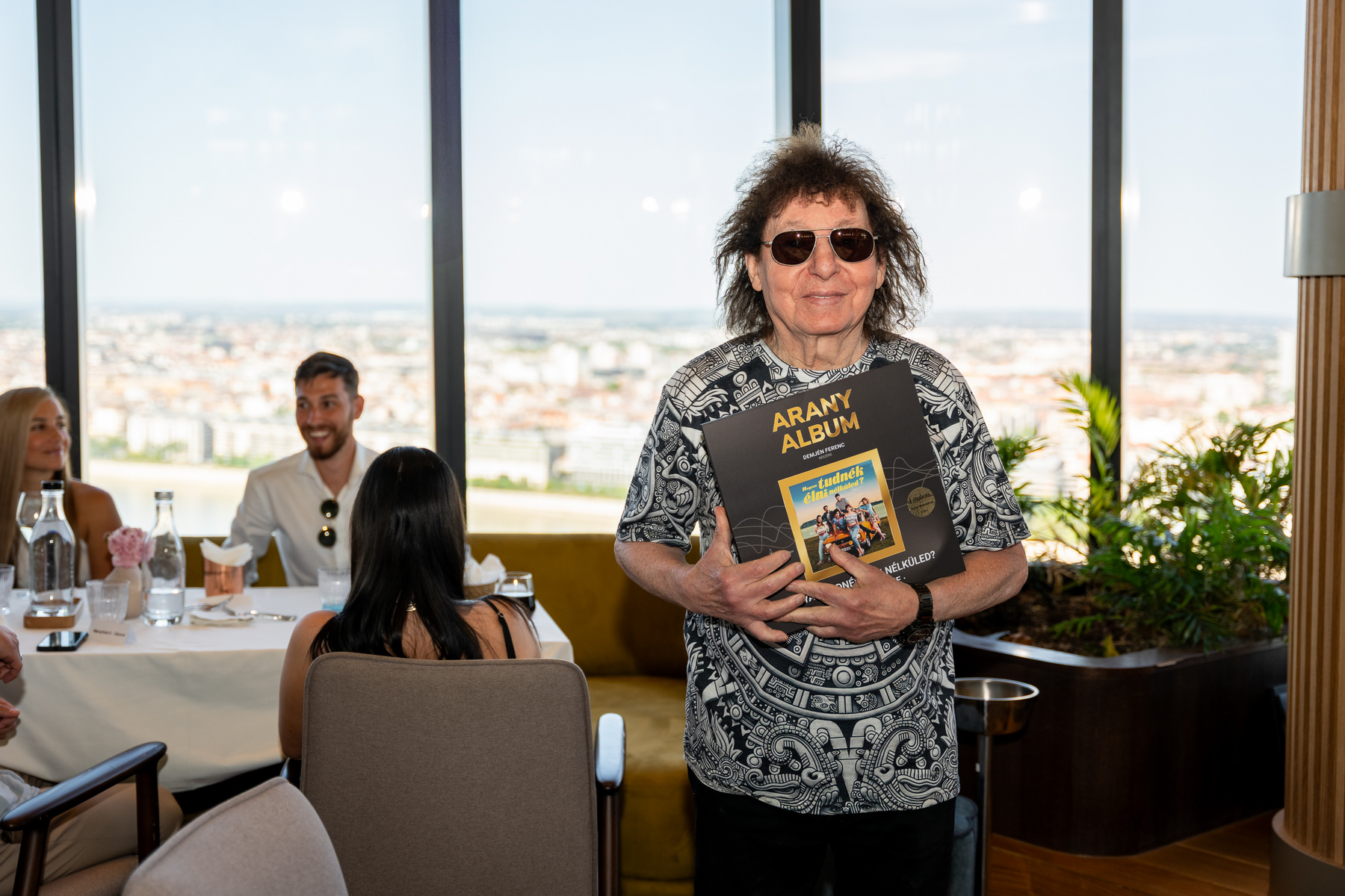 Mandel Helga, Goda Krisztina, Kirády Marcell, Kirády Attila, Törőcsik Franciska, Demjén Ferenc, Kovács Harmat, Varga-Járó Sára, Rózsa István, Orosz Dénes és Bede-Fazekas Máté