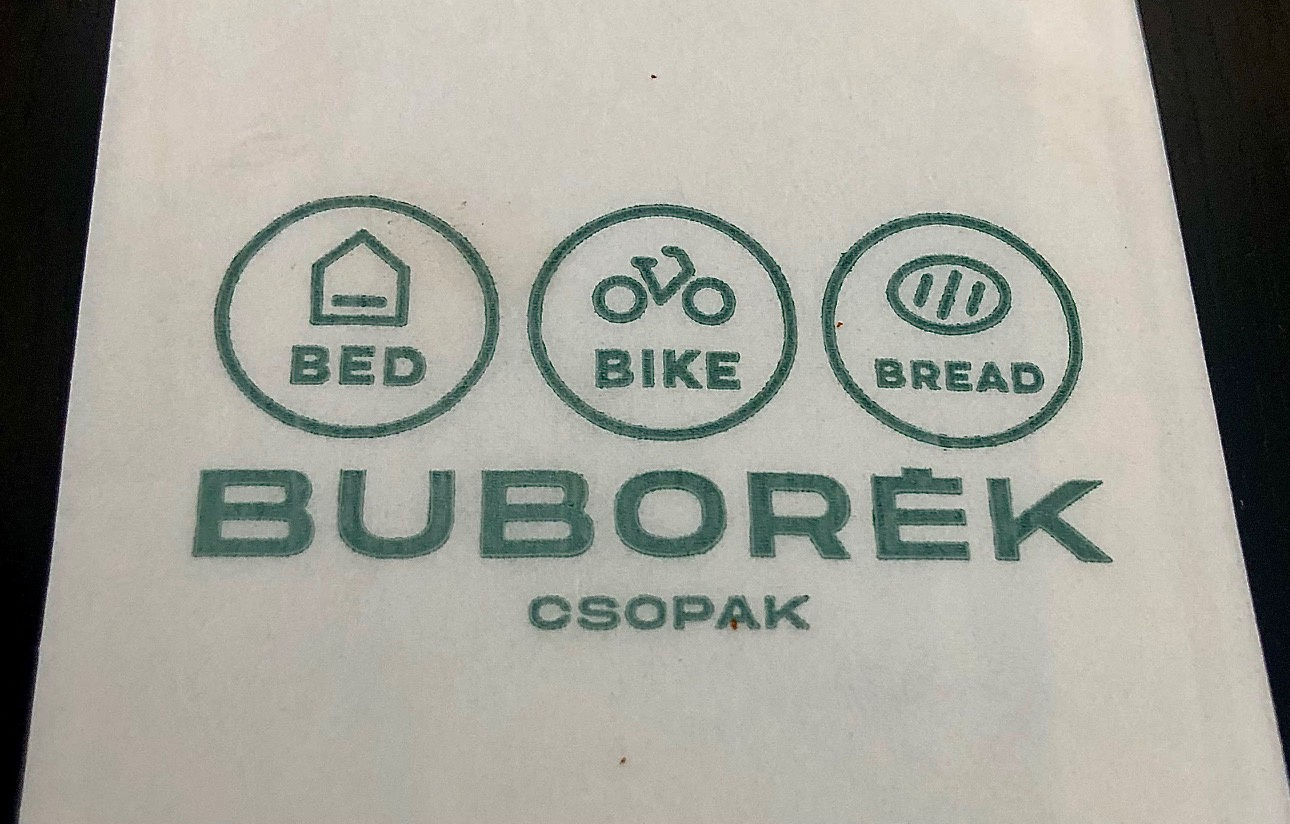 Lazac, saláta, buggyantott tojás