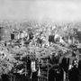 Köln belvárosa a háború után. Itt 1944 áprilisában jelentek meg az alaposan kidolgozott, pusztító terv szerint dolgozó bombázószázadok.