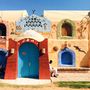 Utazás kategória, I. hely - Egy színes ház Gharb faluban, a Núbiai-sivatagban