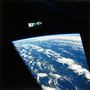 A Szojuz-Apollo dokkolás előtti pillanatok 1975. július 17-én. Ez volt az első, nemzetközi összekapcsolódás. A képen a Szojuz szerepel