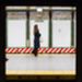 A New Yorkban élő Natan Dvir Platforms című fotósorozatában triptichononkra emlékeztető osztott fényképekkel vezet le minket a nagyváros metróhálózatába. (Union Square - 14. utca, 11 óra 12 perc)