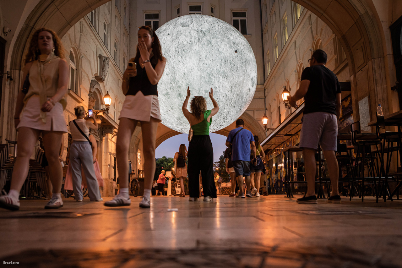 A Centrál Színház Mellékhatás című darabjának próbája 2024. december 4-én