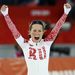 Az orosz Olga Graf örül a 3000 méteres női gyorskorcsolyában.