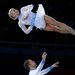 Aliona Savchenko fekszik a levegőben Robin Szolkowy katapultja után, a német páros 3. lett műkorcsolyában