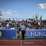 A magyar futballválogatott csütörtök délután nyilvános edzést tartott a franciaországi Tourettes-ben. A tréninget körülbelül kétszáz helyi is meglátogatta.
