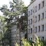 A Berlin külső részén található épületeken átviharzott a történelem. Az olimpia után végül is megoldották az utóhasznosítást. Az olimpiai faluból náci katonai akadémia, majd a második világháború alatt katonai kórház lett.