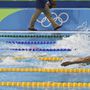 Michel Phelps érkezett az első helyre a 200 méteres pillangó döntőjében, Kenderesi Tamás broznérmet szerzett.

