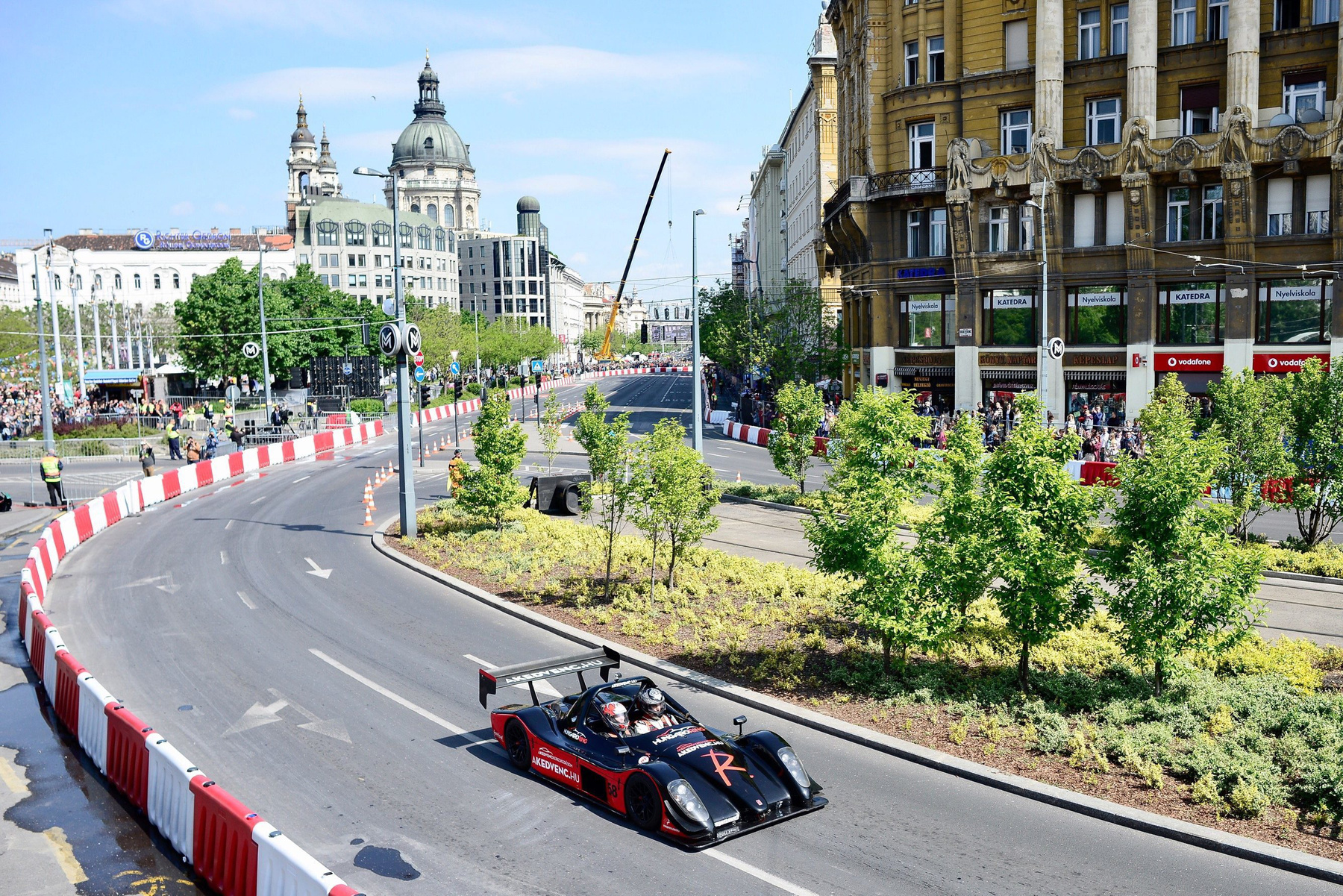 Valtteri Bottas és Daniel Ricciardo a Nagy Futamra érkeztek Budapestre.