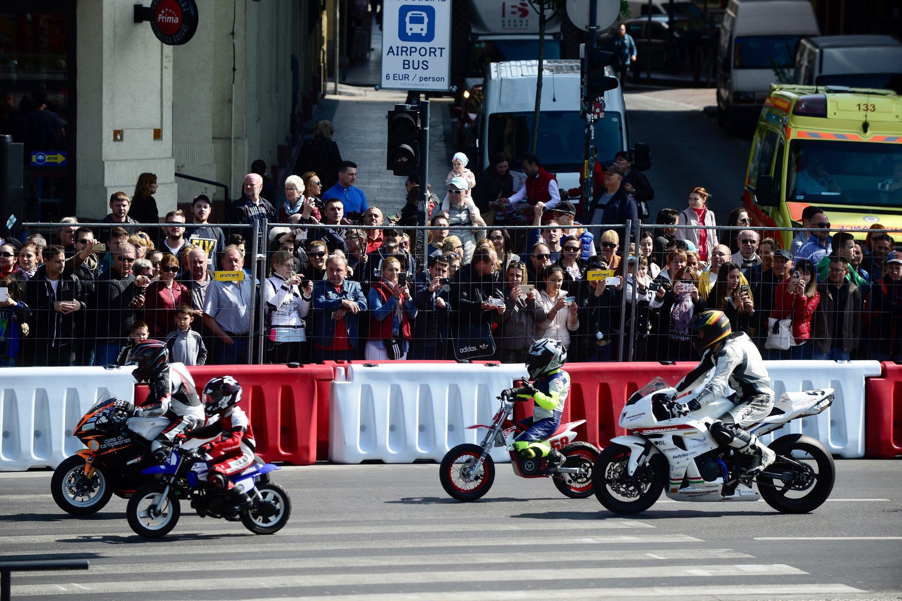 Valtteri Bottas és Daniel Ricciardo a Nagy Futamra érkeztek Budapestre.