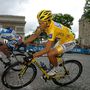 2007. július 29.
Az összetettben élen állók sárga mezét viselő spanyol Alberto CONTADOR, a Discovery Channel csapatának versenyzője hajt a párizsi Champs-Élysées sugárúton a Tour de France francia kerékpáros körverseny 20., Marcoussis-Párizs közötti, utolsó szakaszának végén.