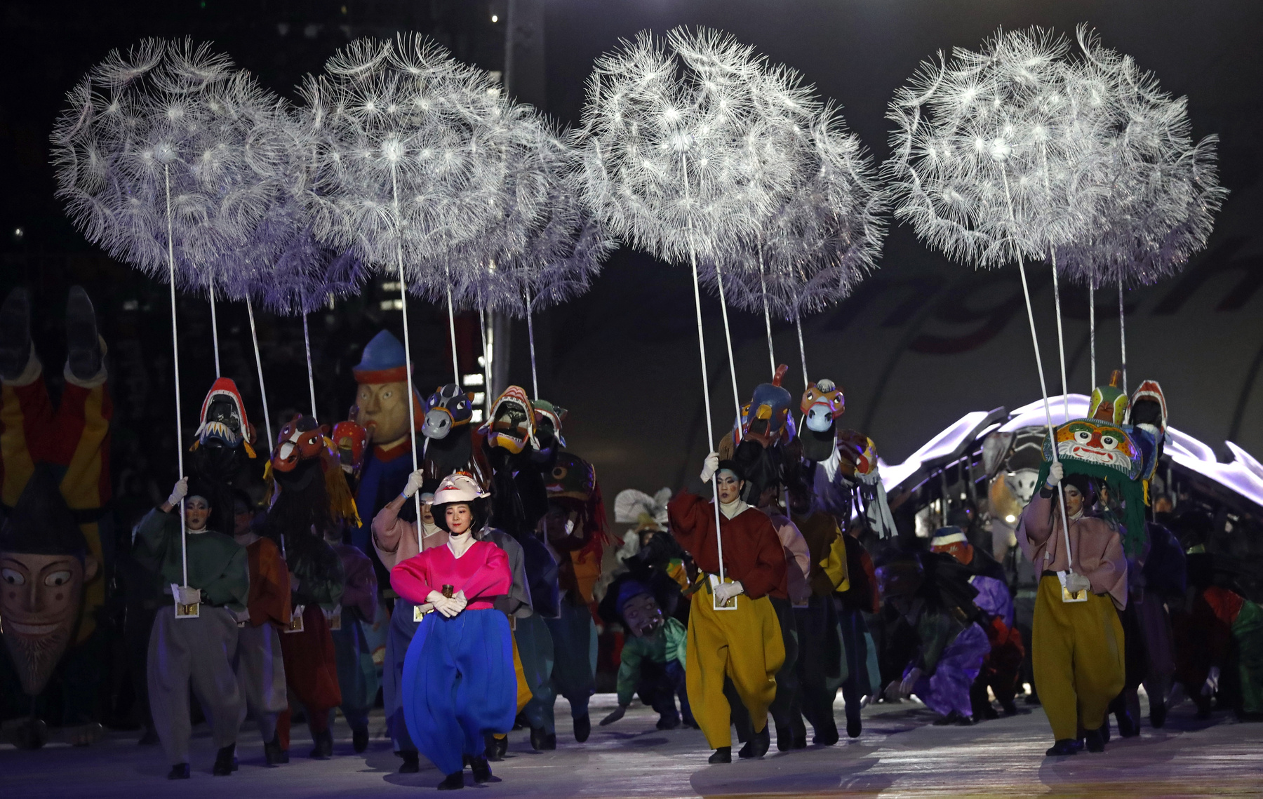 Thomas Bach adta át az olimpiai zászlót a pekingi delegációnak, 2022-ben ott rendezik a téli olimpiát