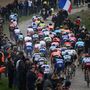 A párizsi Compiegne-ből 257 kilométert tekert a mezőny az észak-franciaországi Roubaix velodromjába