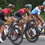 A Tour de France címvédő csapata, a Team Ineos (középen Gianni Moscon és Egan Bernal)
