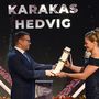 Karakas Hedvig Európa-bajnok cselgáncsozó átveszi az Év női sportolója díjat Fürjes Balázstól a Miniszterelnökség Budapest és a fővárosi agglomeráció fejlesztéséért felelős államtitkártól