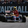 A Williams Renault brit pilótája, Nigel Mansell hazaviszi a McLaren Honda brazil pilótáját, Ayrton Sennát a Brit Nagydíj után az angliai Silverstone pályán. Mansell az első helyen végzett, Senna pedig feladta a versenyt, miután kifogyott az üzemanyag 1991-ben