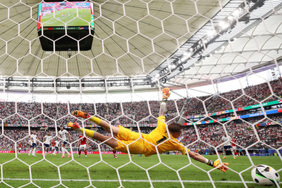 Kasper Schmeichel és  Harry Kane