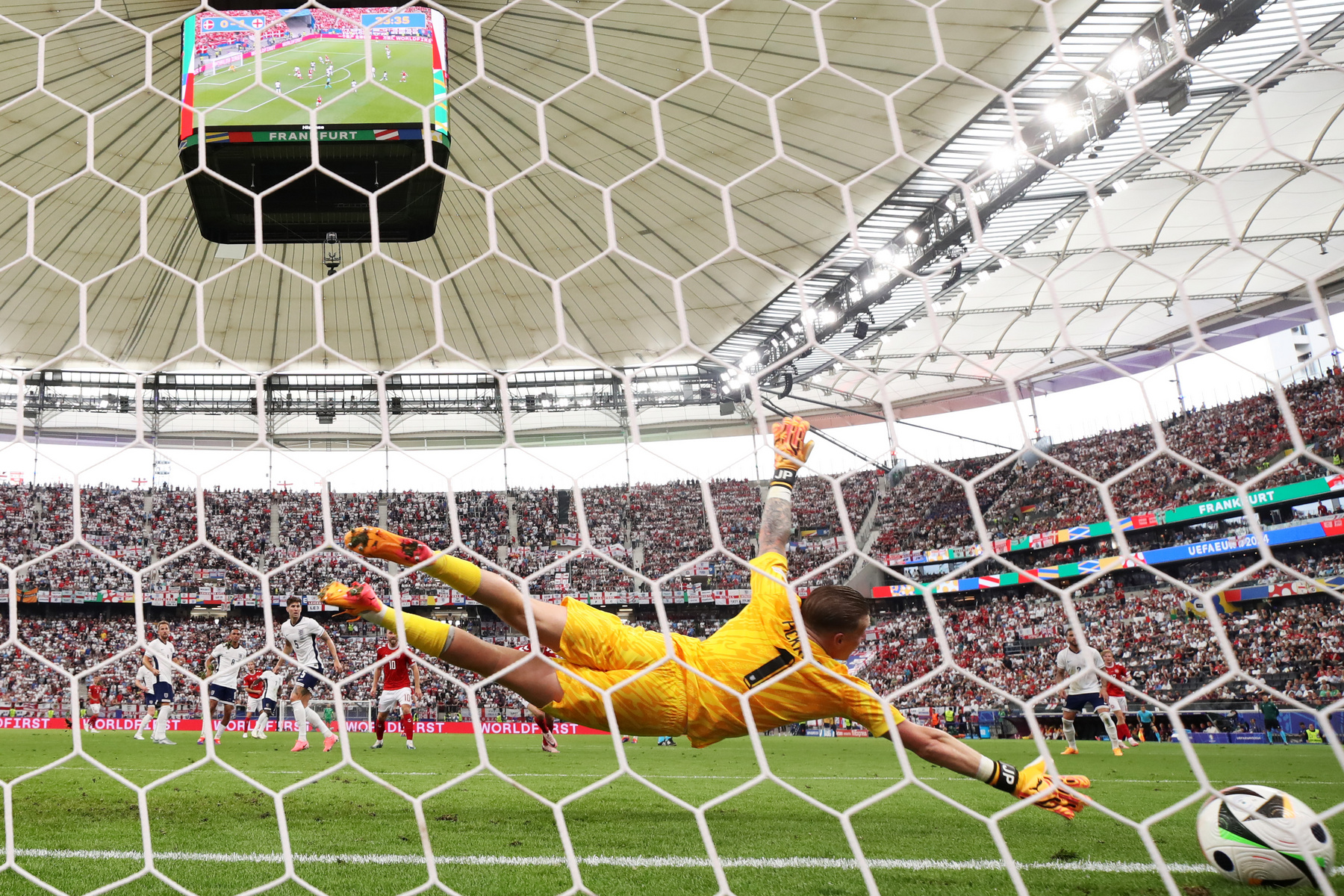 Kasper Schmeichel és  Harry Kane