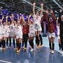 A győztes magyar női kézilabda-válogatott tagjai ünnepelnek miután 27-24-re legyőzték Spanyolországot 2024. augusztus 1-jén