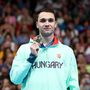 Milák Kristóf aranyérmével a férfi 100 méteres pillangóúszás döntője után 2024. augusztus 3-án