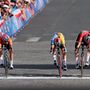 Vas Kata Blanka a 2024-es párizsi nyári olimpia női országúti kerékpárosok mezőnyversenyének befutóján 2024. augusztus 4-én