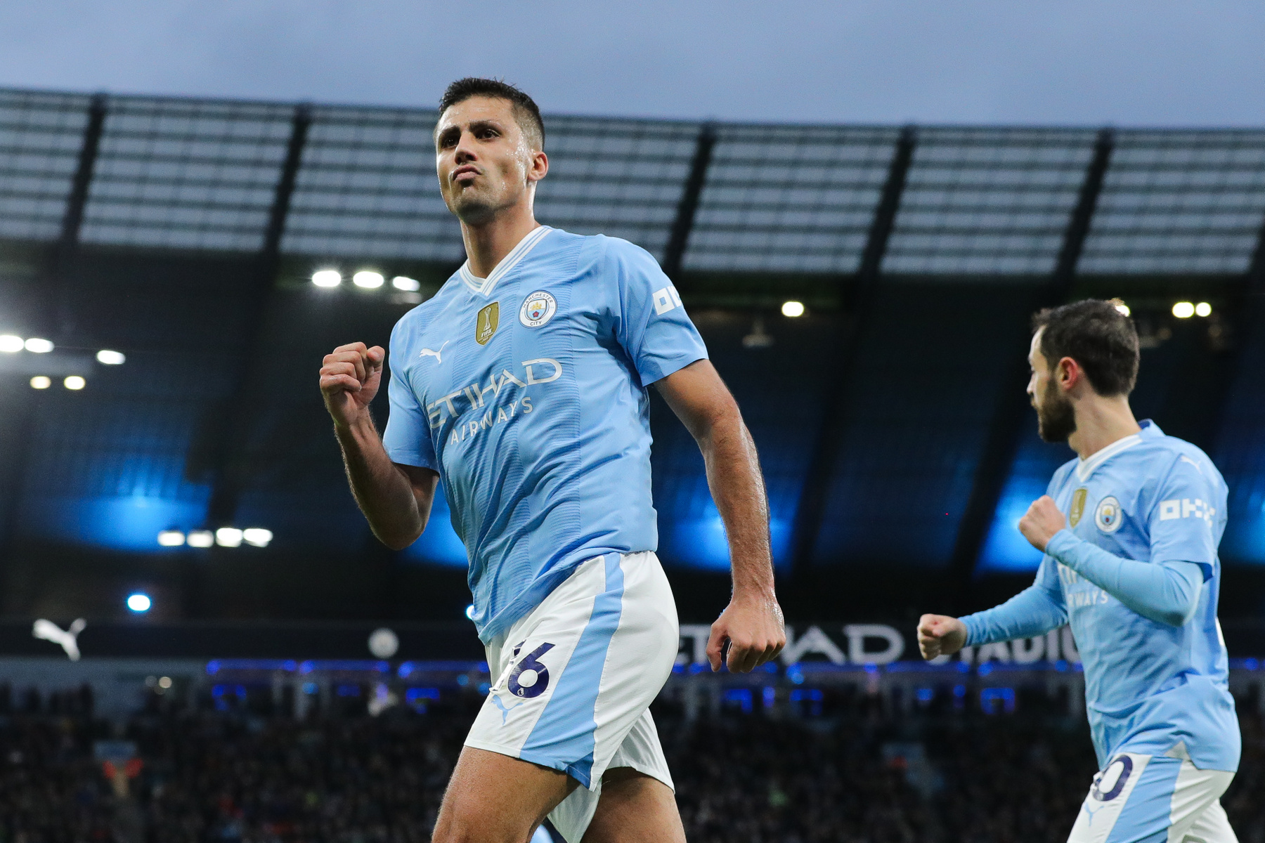 Rodri és Dominic Solanke a Manchester City és az AFC Bournemouth közötti Premier League mérkőzésen az Etihad Stadionban 2023. november 4-én Manchesterben, Angliában