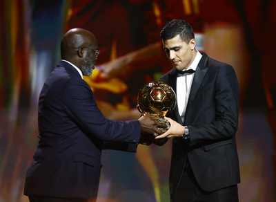 Rodri és Dominic Solanke a Manchester City és az AFC Bournemouth közötti Premier League mérkőzésen az Etihad Stadionban 2023. november 4-én Manchesterben, Angliában