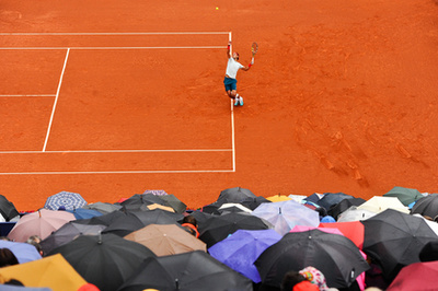 Rafael Nadal 2003-ban már első ATP-címét gyűjtötte be, és a legjobb 50 közé jutott a világranglistán. 16 évesen Hamburgban már a második Masters-tornáján vett részt.