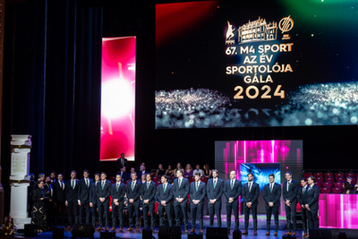 Gulyás Michelle olimpiai bajnok öttusázó miután átvette az Év női sportolója díjat