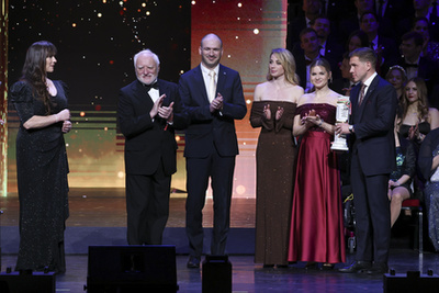 Gulyás Michelle olimpiai bajnok öttusázó miután átvette az Év női sportolója díjat