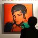 Andy Warhol Mohammed Alit ábrázoló képe a Christie's aukcióján.