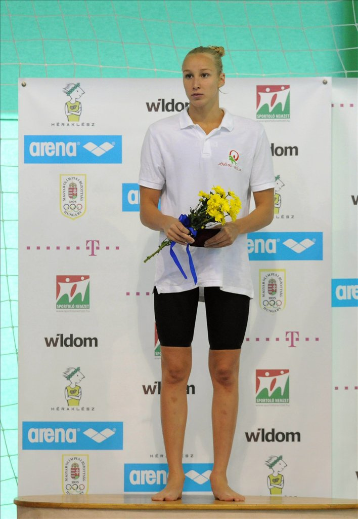  Verrasztó Evelyn, a női 200 méteres vegyesúszás győztese 