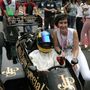 Bruno Senna, Ayrton unokaöccse és testvére, Viviane 10 éve a legendás Lotusban