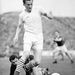 Budapest, 1964. május 27. Albert Flórián lövésre készül a Ferencváros - Újpesti Dózsa NB I-es labdarúgó mérkőzésen (4:1) a Népstadionban