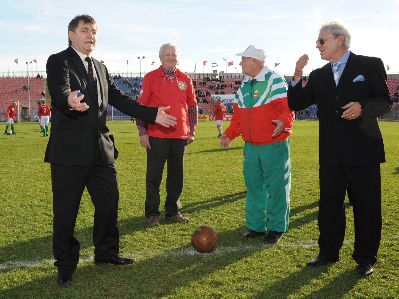 Puhl Sándorral, Albert Flóriánnal Buzánszky Jenővel a 100 éve alakult Nagyváradi Atlétikai Club (NAC) tiszteletére rendezett Nagy idők focija című gálán, Nagyváradon 2010-ben