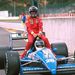 Stefan Johansson fölött Gerhard Berger ül