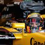 Ahogy a másik spanyol, Carlos Sainz is, aki először vezette a Renault-t, miután a Toro Rossótól átigazolt