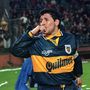 Diego Armando Maradona és az ő Boca Juniors-meze. Ezt viselte utoljára játékosként, de a Quilmes, az argentin Borsodi 1995-től egészen 2003-ig megmaradt a trikón.