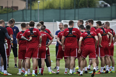 Locsoltak tréning közben is, már ez is hűsít