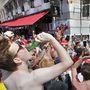 Angol szurkolók gyülekeznek Marseillesben a mérkőzés előtt